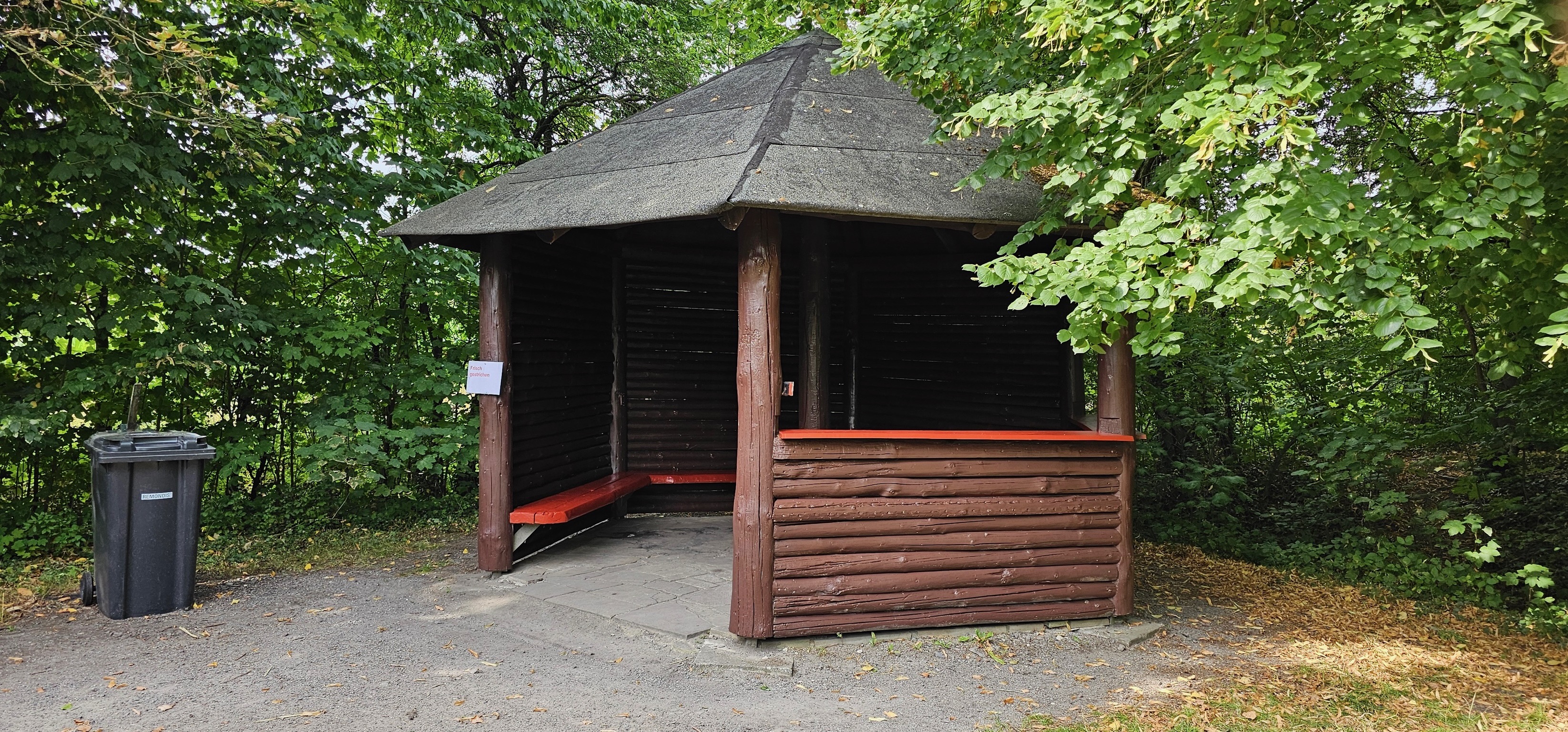 Neuanstrich Grillhütte